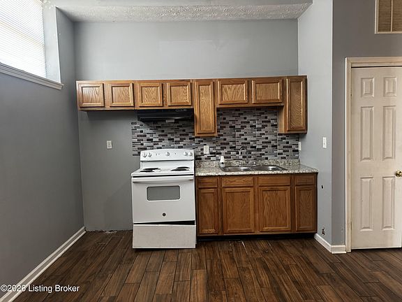 3rd image of 3801 River Park Dr
