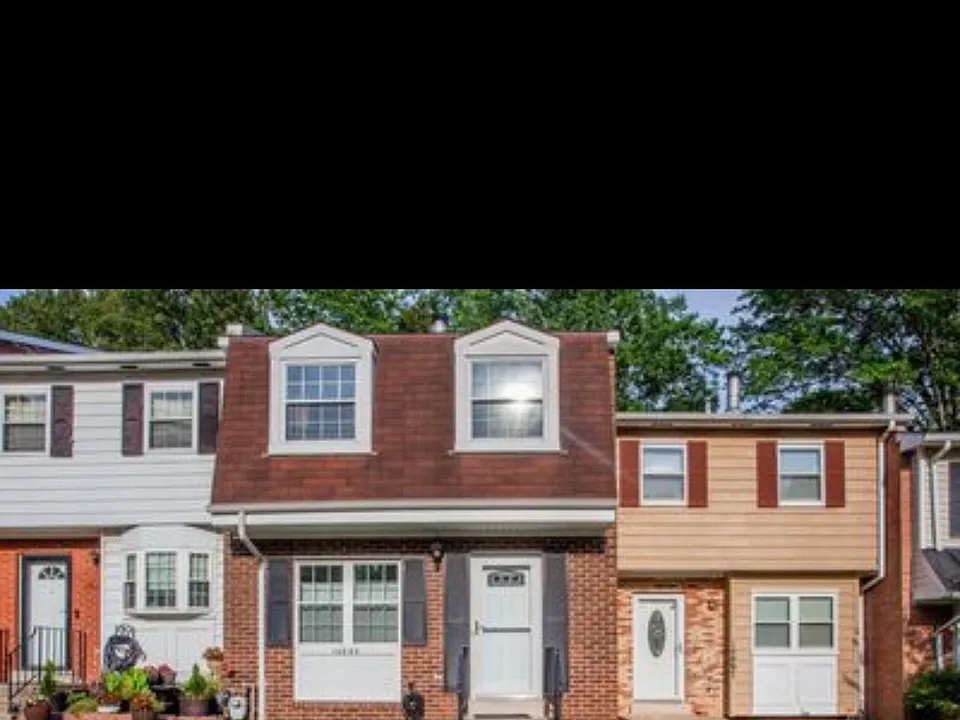 Emberdale Dr