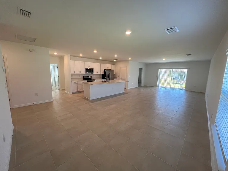 326 SW 31st Ave — Photo 5