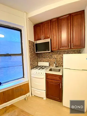 Rented by Bond New York | media 33