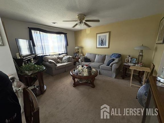 3rd image of 21 Florence Tollgate Pl