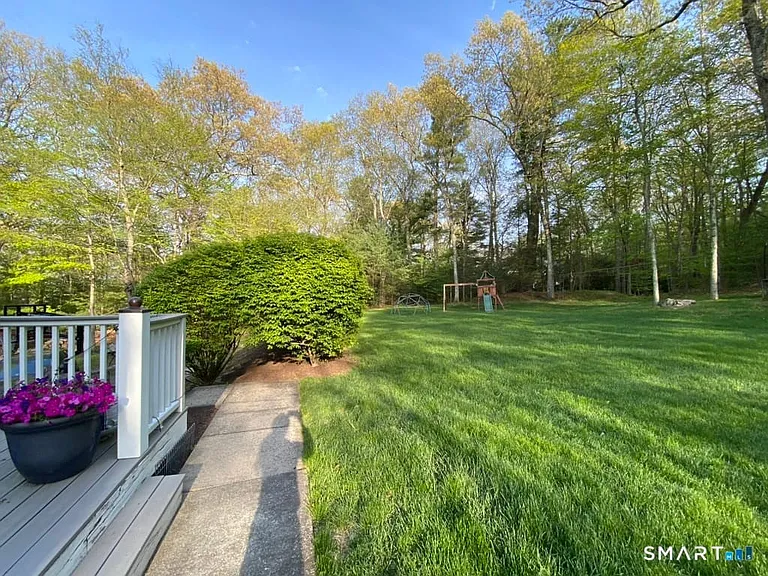 12 Carriage Hill Rd — Photo 5