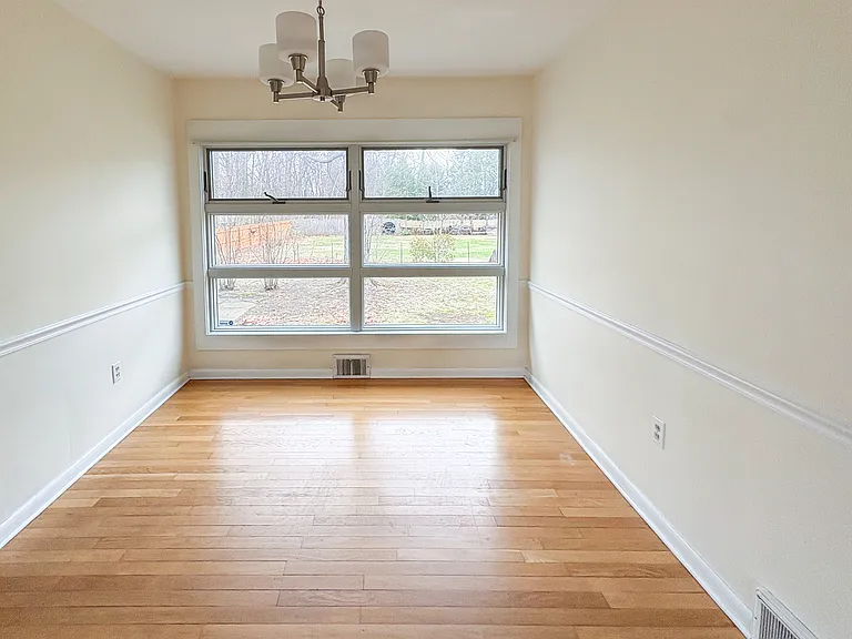 38 Marshall Dr — Photo 13