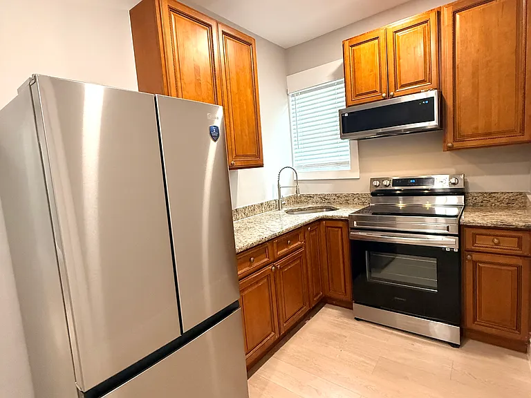 35 Wallington Ave — Photo 5