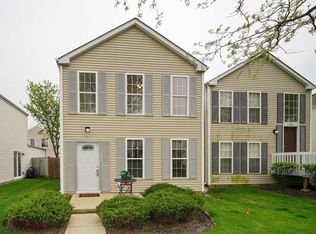 802 Symphony Dr #802, Aurora, IL 60504