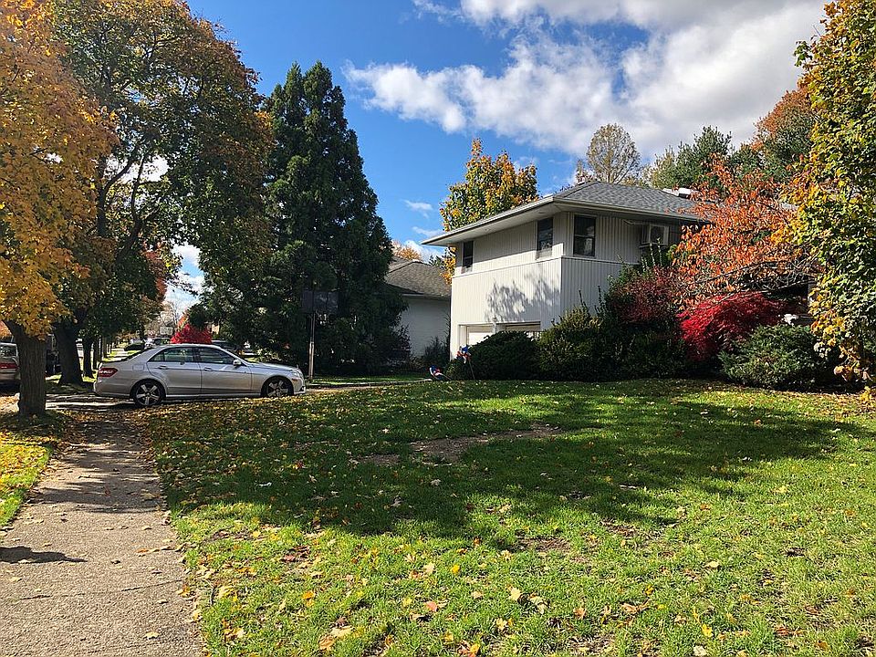 2nd image of 127 Birchwood Park Dr
