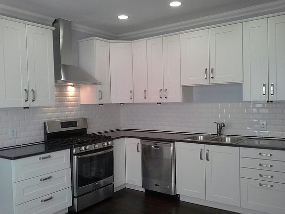 4th image of 1039 E Tabor St