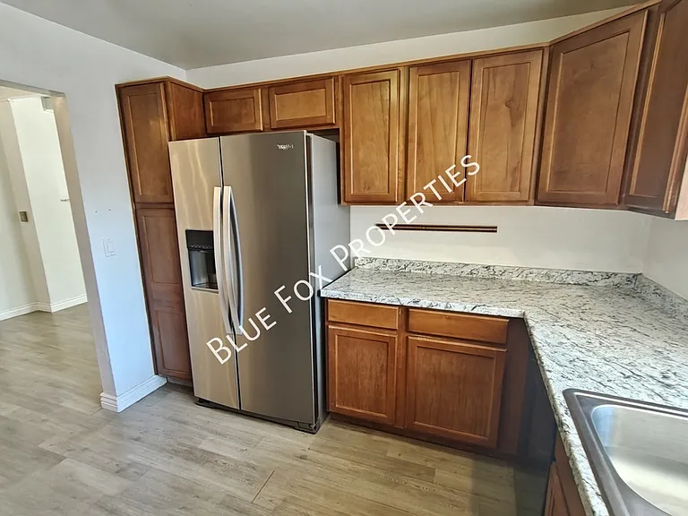 2233 N Isabel Blvd — Photo 9