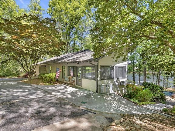 5th image of 3968 Oak Harbour Dr