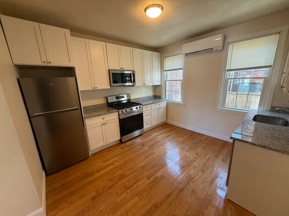 83 Bolton St, Boston, MA