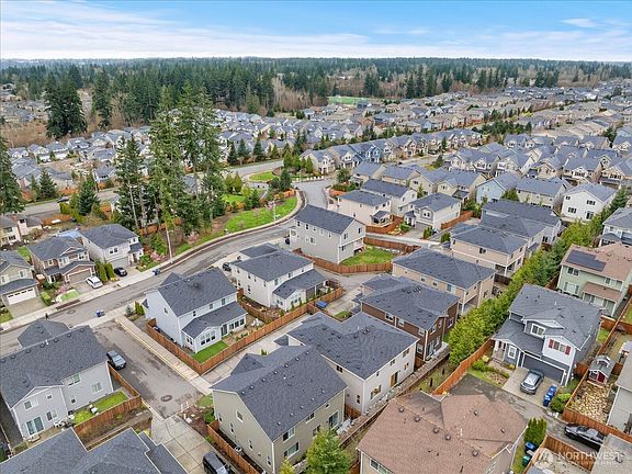 4th image of 17817 41st Drive SE