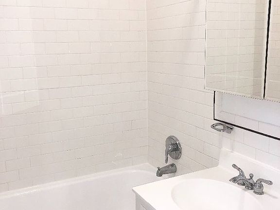 5th image of 305 W 45th St APT 6L