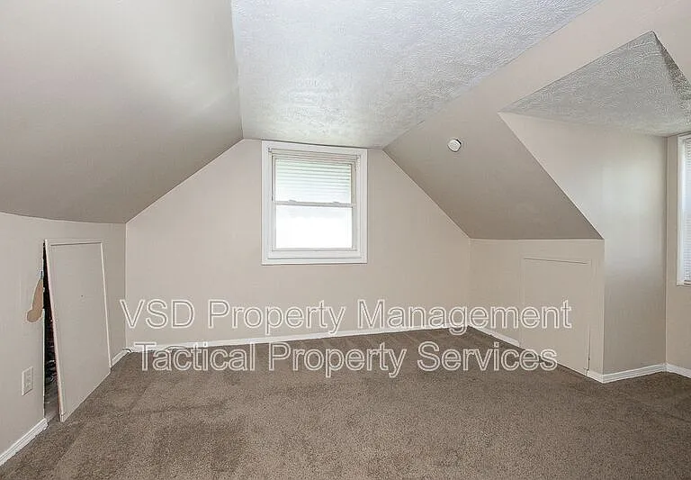 374 E 232nd St — Photo 11