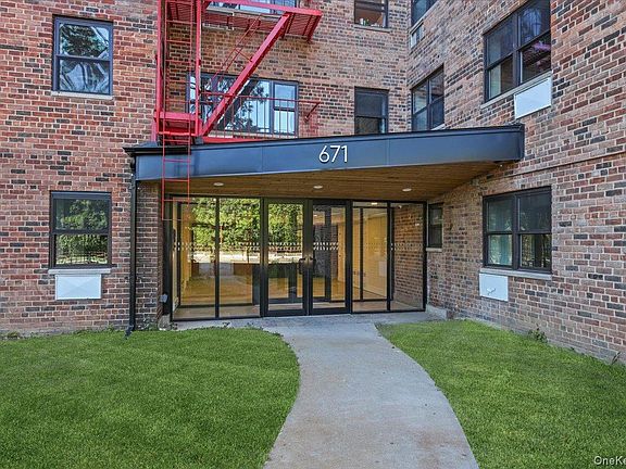 2nd image of 671 Bronx River Road #6C