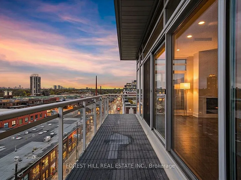 233 Carlaw Ave #804 — Photo 35