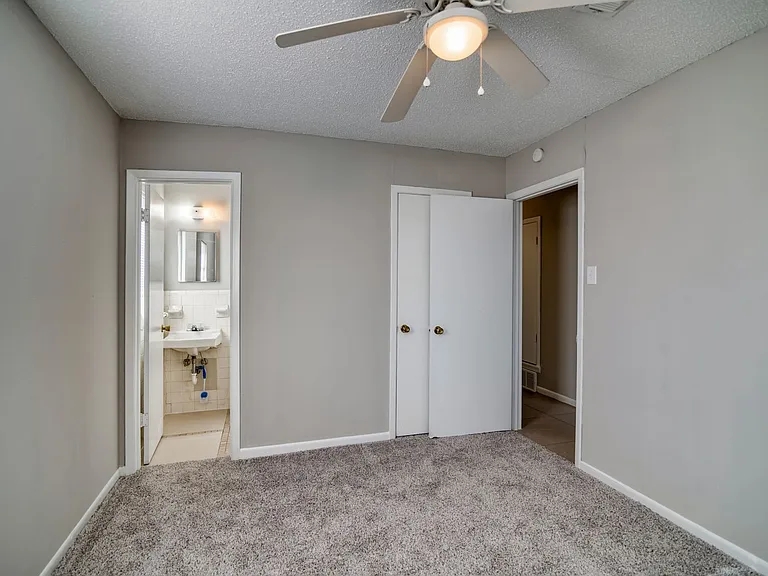 502 Brown St — Photo 12