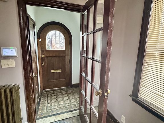 2nd image of 3749 Cortland St