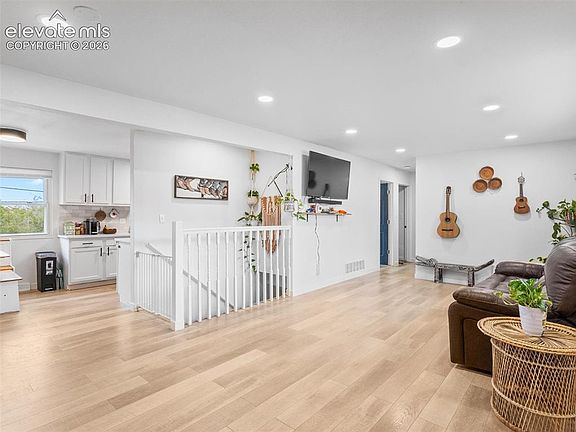 4th image of 503 Loomis Ave