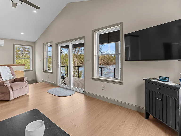1296 W Shore Dr — Photo 10