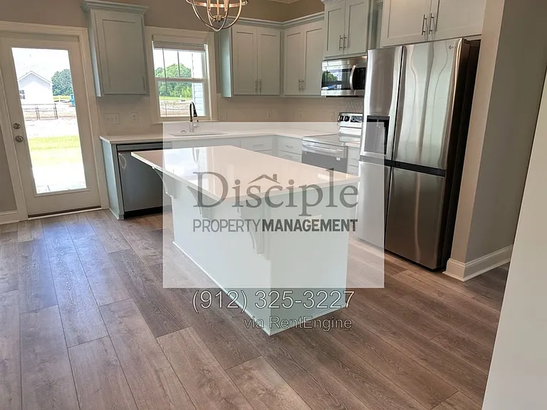 79 Ennis Rd — Photo 11