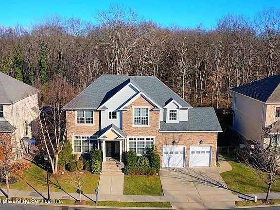 2nd image of 31 Belwood Loop