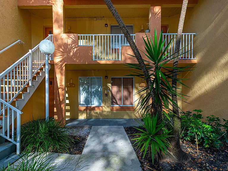 1041 Coral Club Dr #1041 — Photo 28
