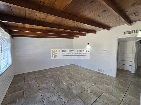 3rd image of 3000-3008 N Balboa Ave