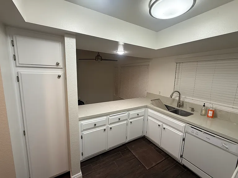 4201 W 5th St #105 — Photo 11