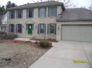 1091 Newcastle Ln, Aurora, IL 60506