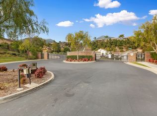 8802 Hollyhock Ct, Corona, CA 92883