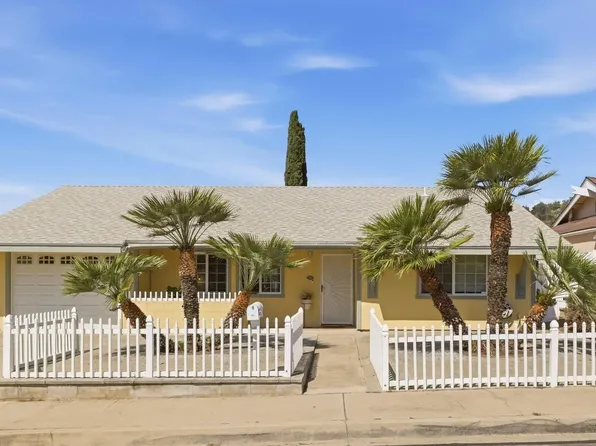 1949 Clover Way, Escondido, CA 92026
