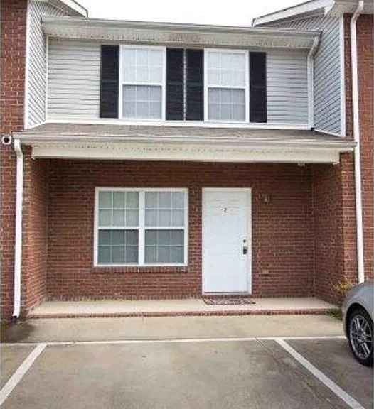299-E4 Raleigh Dr #E4 — Photo 1