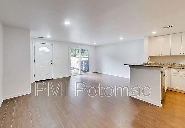 9391 Chadburn Pl — Photo 7
