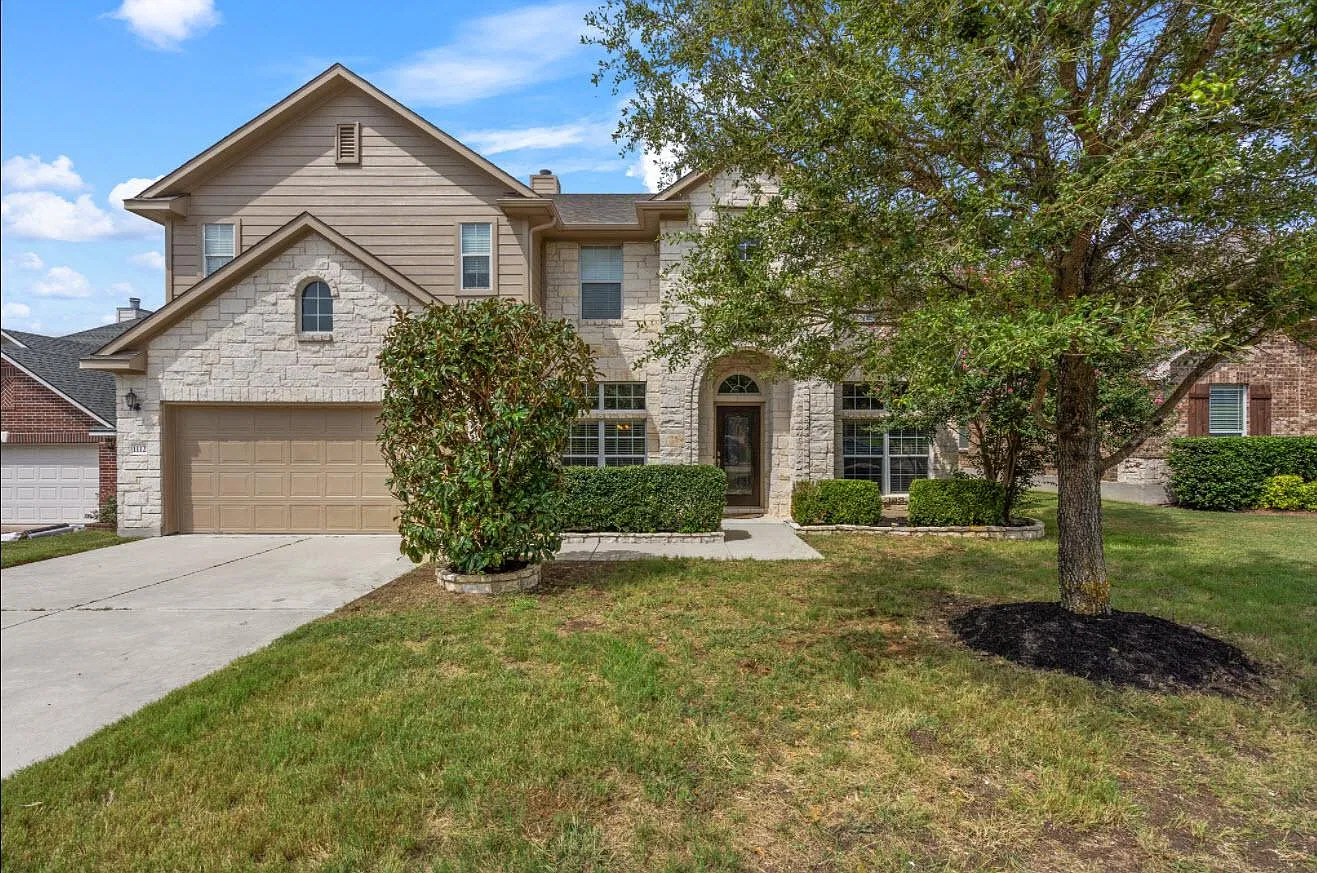 4 bed, 2.5 bath, 3203 sqft, $2,600 — Photo 1