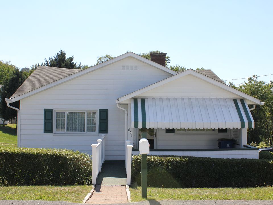 1st image of 651 Memorial Dr