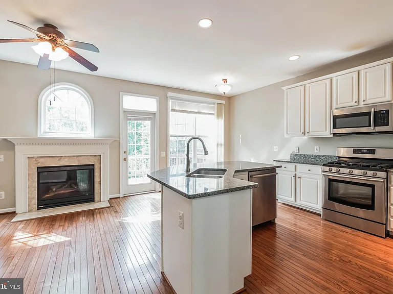 12876 Fair Valley Ct — Photo 5