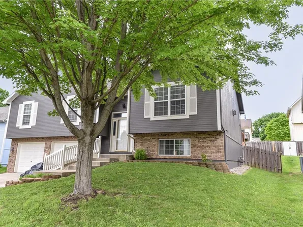 2926 Garland St, Leavenworth, KS 66048