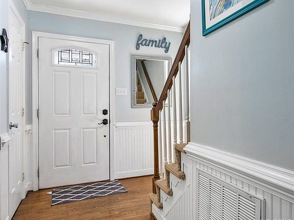 4th image of 529 Coralberry Dr
