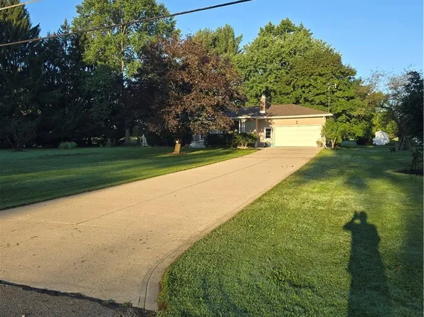 2894 Rich Rd, Barberton, OH 44203