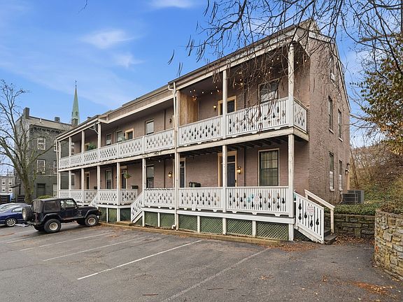 2nd image of 1410 Mansfield St APT 3