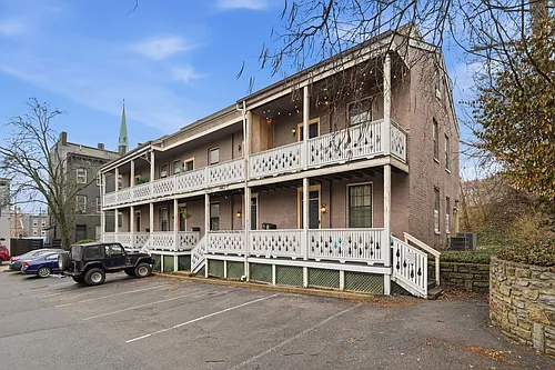 1410 Mansfield St Photo 1