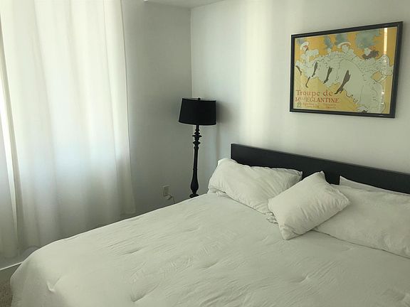 4th image of 315 NE 3rd Ave APT 1402