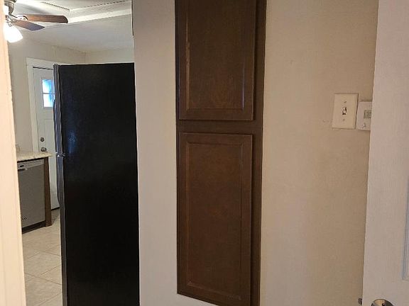 5th image of 955 Aragon Ave APT B