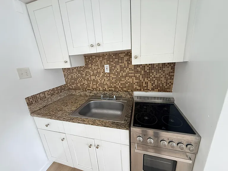 220 Walton Blvd #2 — Photo 8