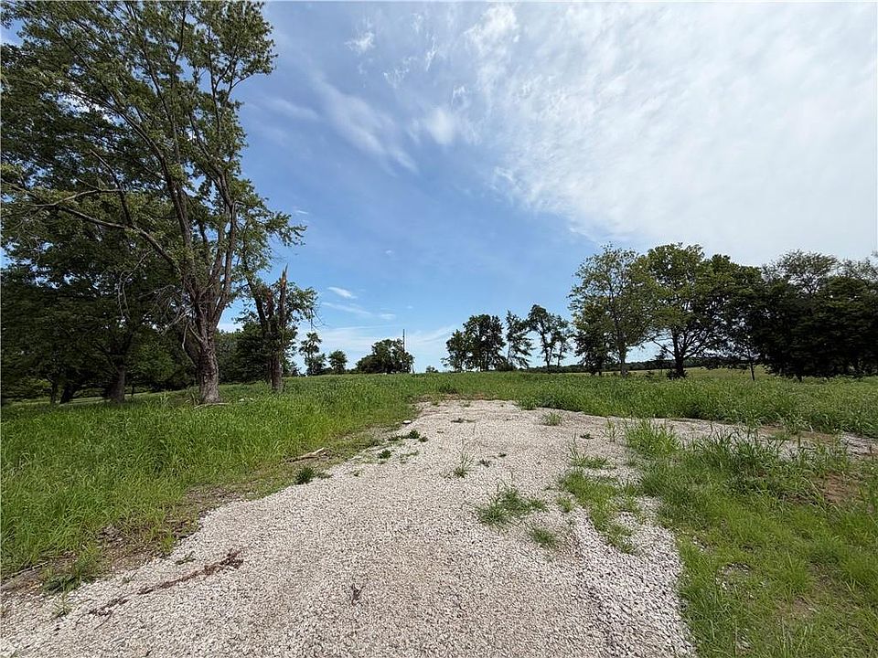 2nd image of 7169 Newton Rd
