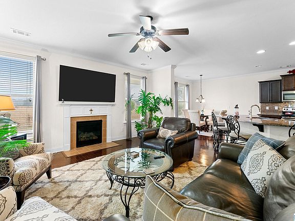 2nd image of 11774 Meadowlawn Dr