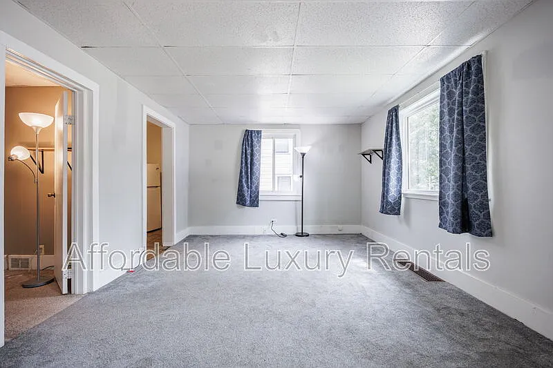 1 bed, 1.0 bath, 1000 sqft, $1,000 — Photo 3