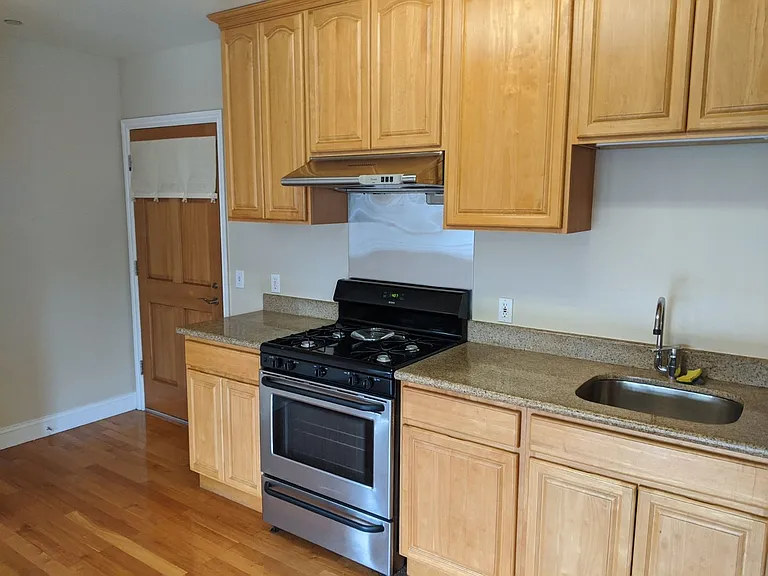 1013 Fair Oaks Ave. — Photo 5