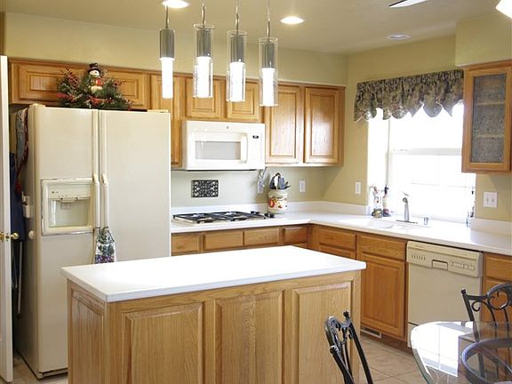 4th image of 265 Stags Leap Cir