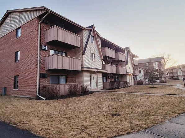 8 Echo Ct APT 1, Vernon Hills, IL 60061
